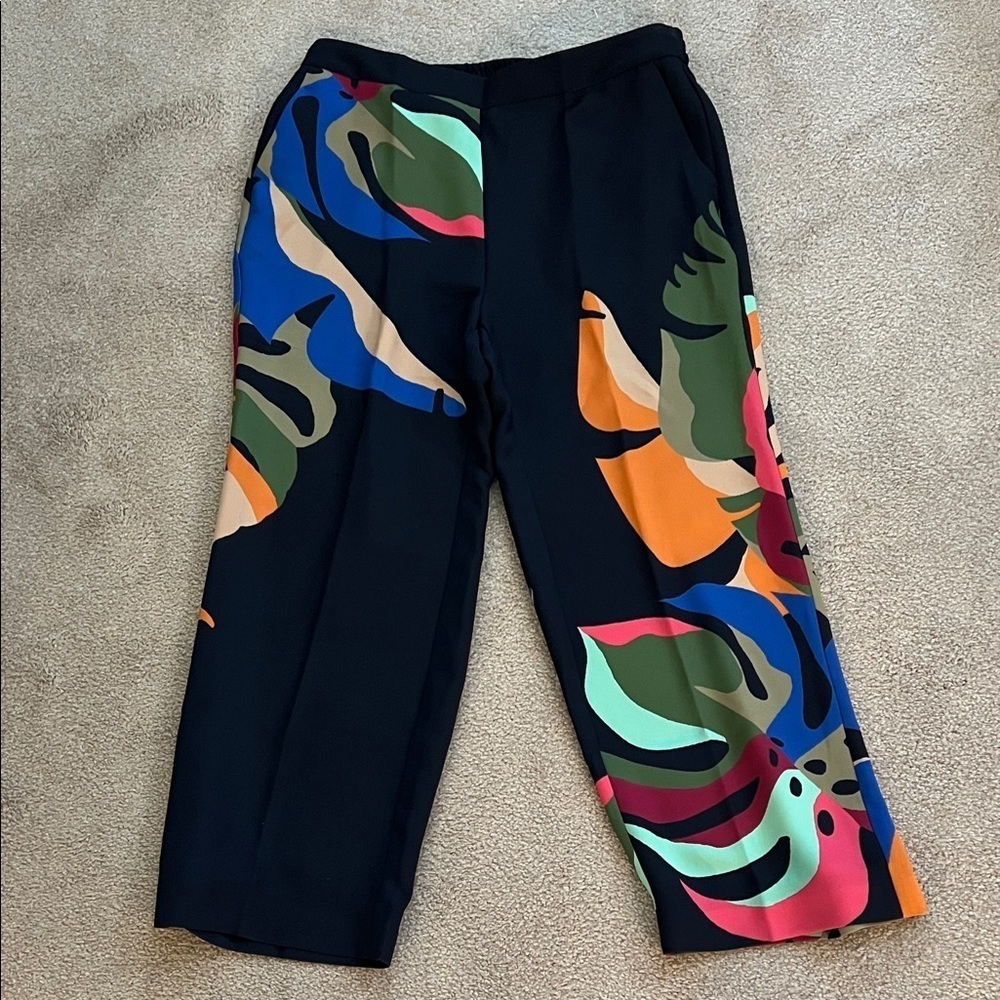 HOST PICK!! 🔥🌴🌺 CHICOS Navy wild palm, wide leg crop Banana Leaf Pants, NWT